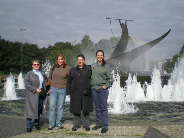 Trish Beckman, Erin Gormley, Terry Favino, and Michelle Bassanesi in front of the Whaling Monument